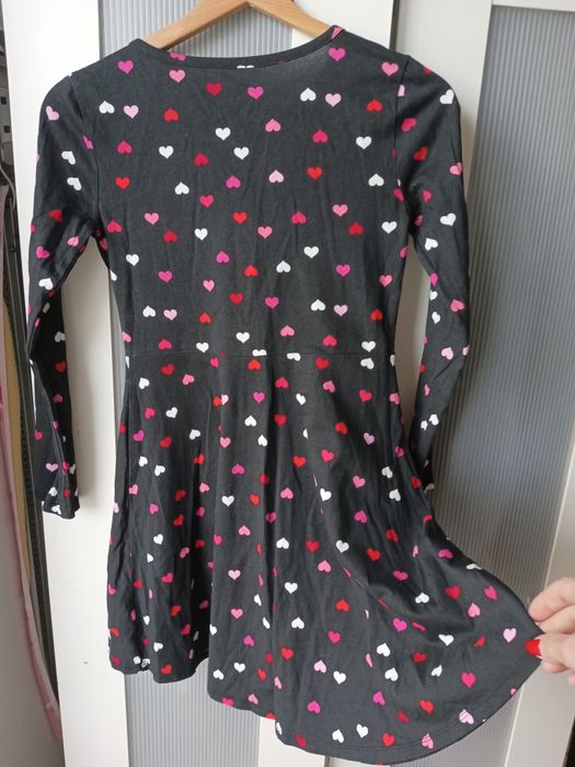 Sukienka z długim rękawem z bawełny w serduszka 140 cm 9/10 lat