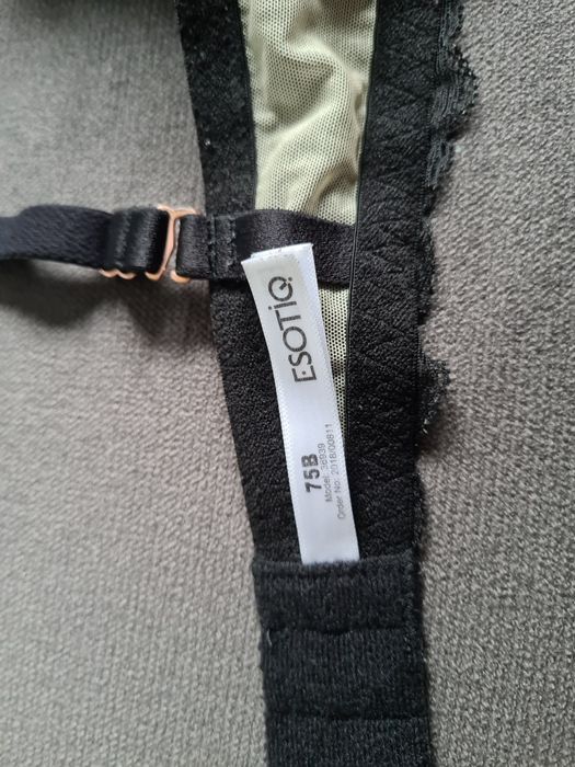 Biustonosz, ESOTIQ 70B