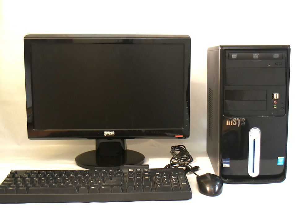 PC Asus i5 com teclado, rato e impressora