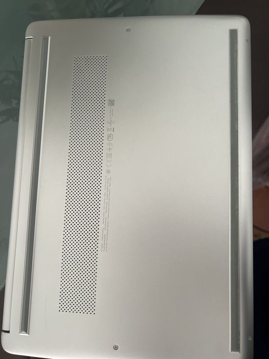 Portátil HP 14s-fq0001np