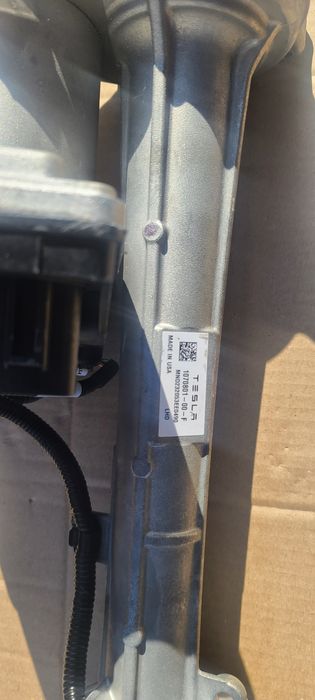 Tesla model S/X Рейка 1070801-00-F