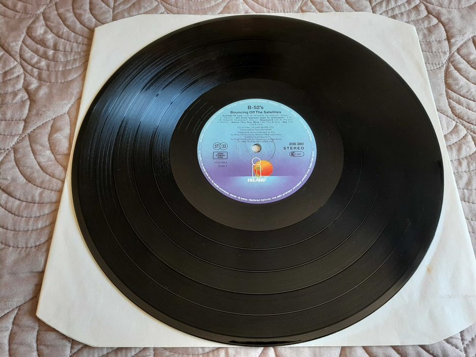 The B-52`s - Bouncing Off The Satellites - Europa - Vinil LP