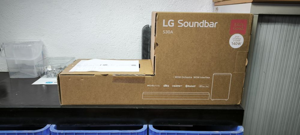 Vendo somdebar novo.