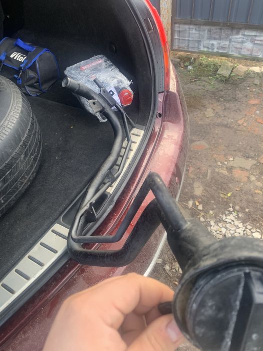 Nissan Murano топлівна горловина