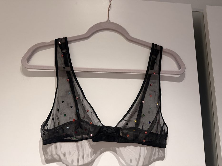 Siateczkowy biustonosz z kryształkami