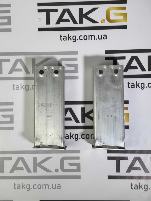 Кронштейн лонжерон підсилювача низ верх клики пятаки Tesla 3/Y шабля