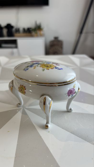 Caixa Porta-Joias Vista Alegre em Porcelana com Flores e Dourados