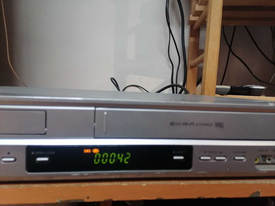 Magnetowid VHS LG V9700 Combo pilot