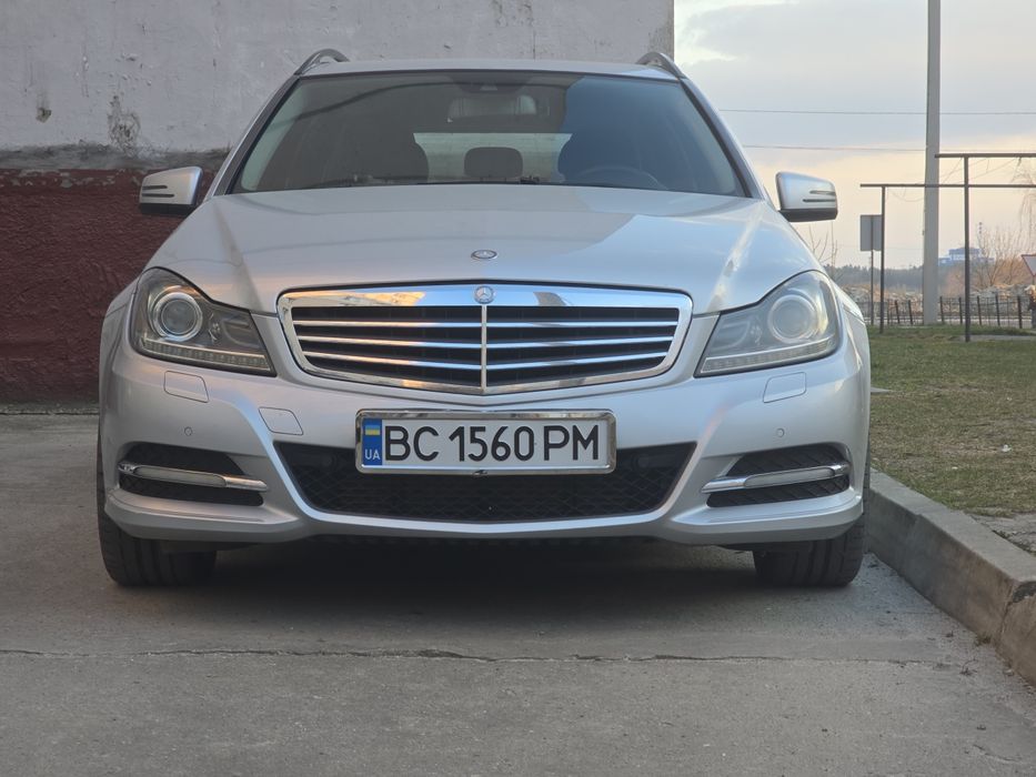 Mercedes- Benz c200