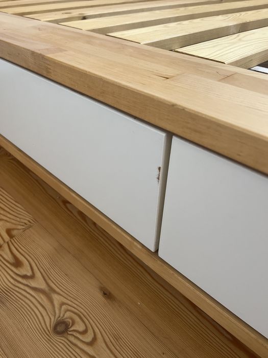 Vendo cama de casal IKEA com 4 gavetas mais estrado sem colchão!
