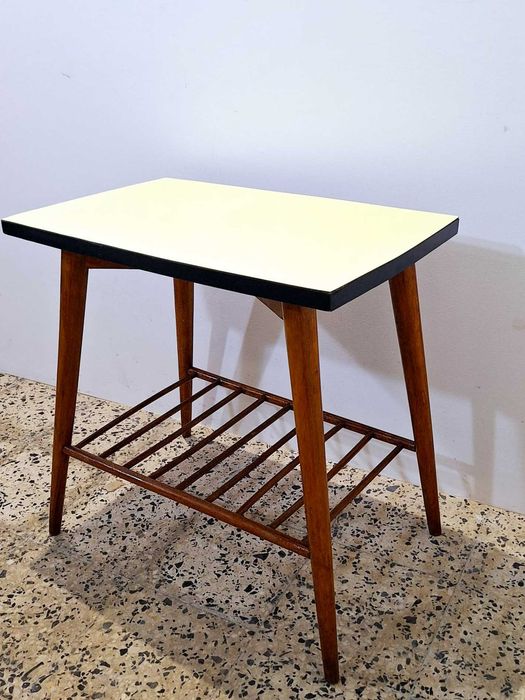 MESA DE APOIO VINTAGE . Side Table