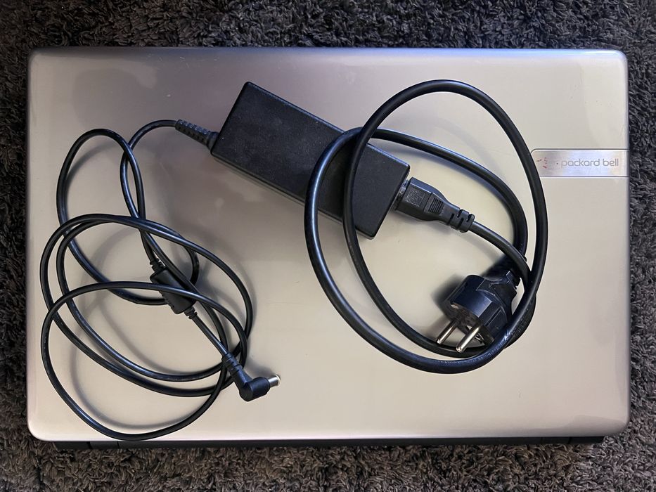 Portátil Packard Bell445447153522452481