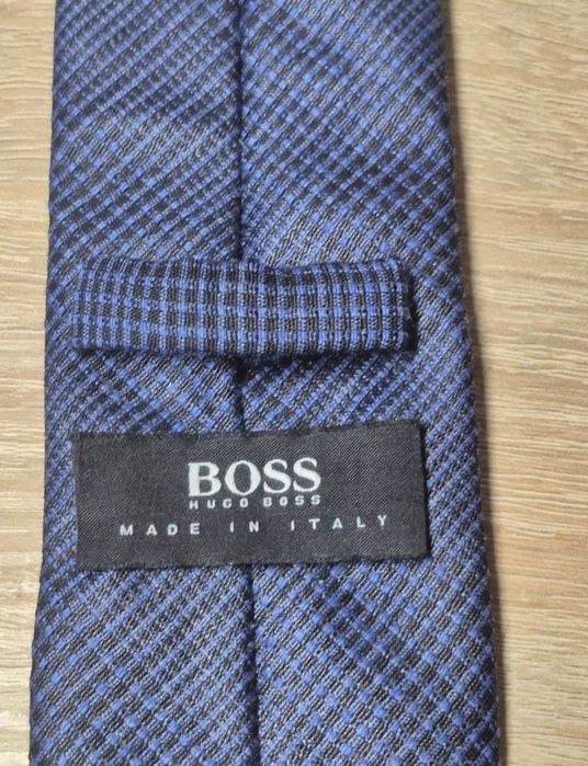 Оригінальний краваткa boss hugo boss (73% boBHa, 27% woBk). made in italy