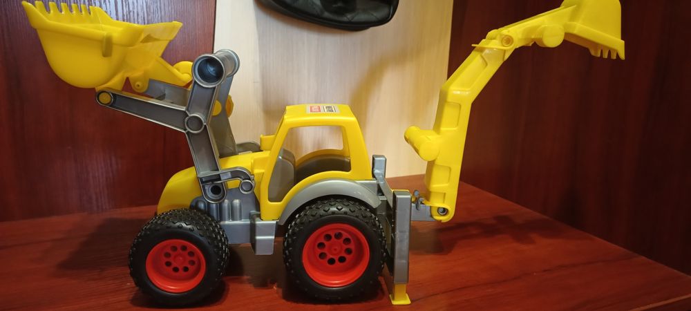 Трактор с ковшом детский