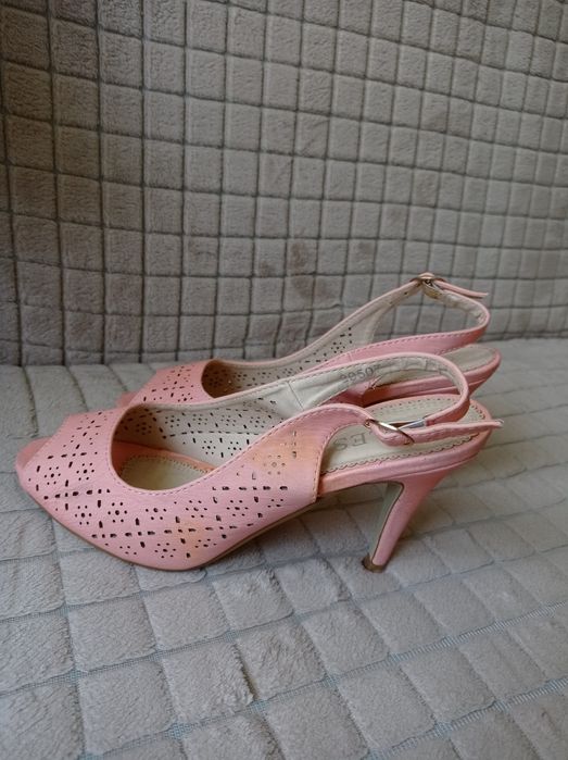 Szpilki damskie różowe