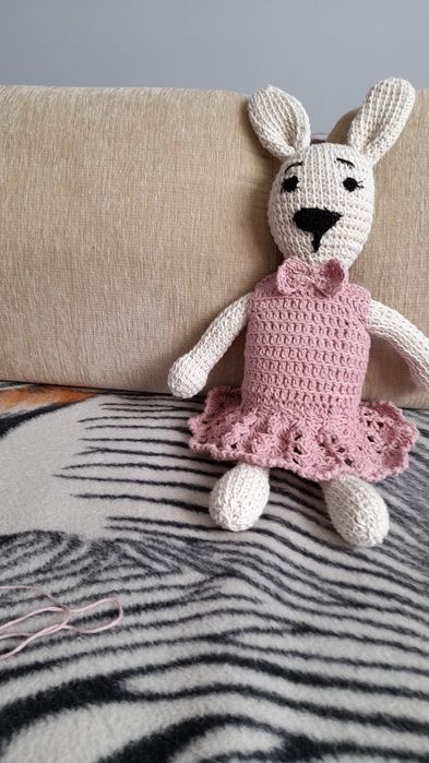 Króliczek dziewczynka na szydełku 100 % bawełna hand made