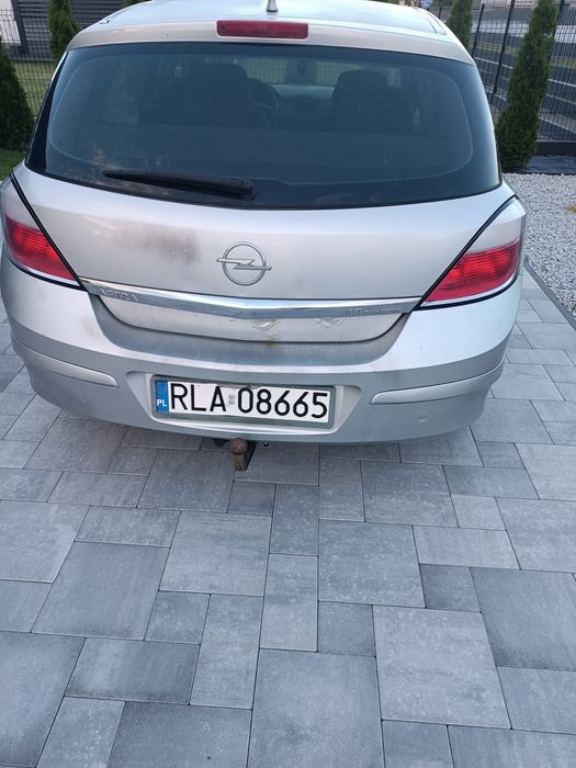 Opel astra H 2005 rok .