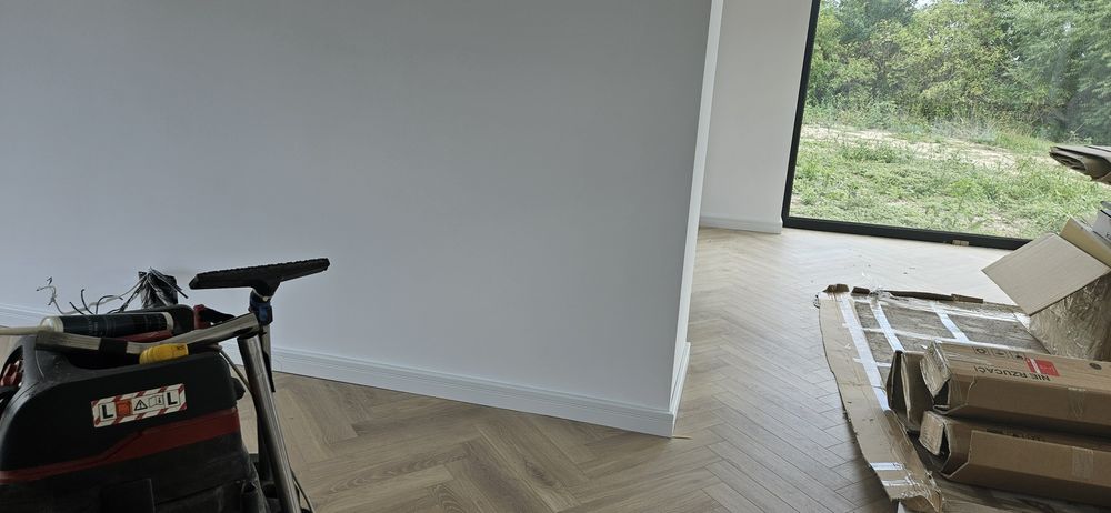 Listwa przypodłogowa MDF z frezem biała L8/2 8 cm - Prestige Decor