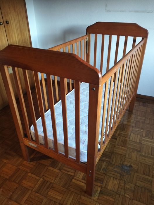 Berço em madeira