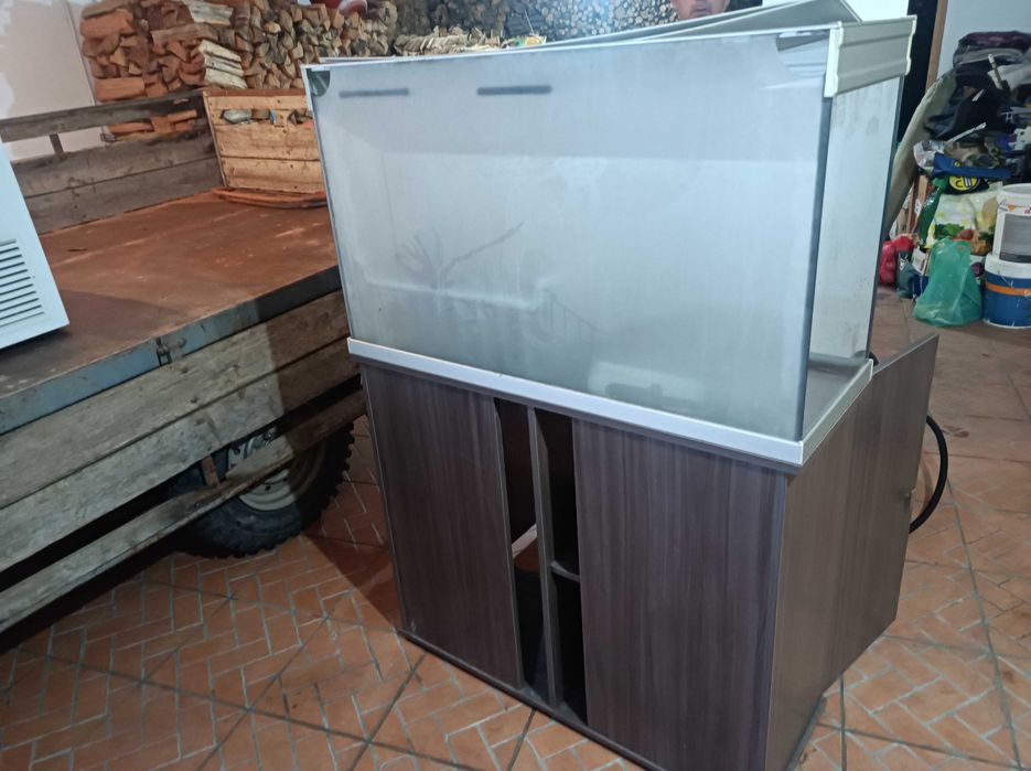 Vendo Aquário com bomba e acessórios