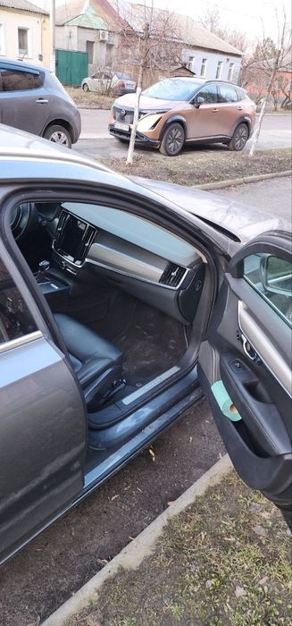 Volvo v90 2017 2.0b СРОЧНО !!!