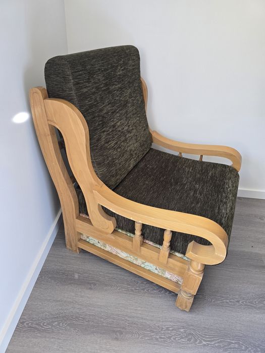 Sofás em madeira maciça (5 pessoas)