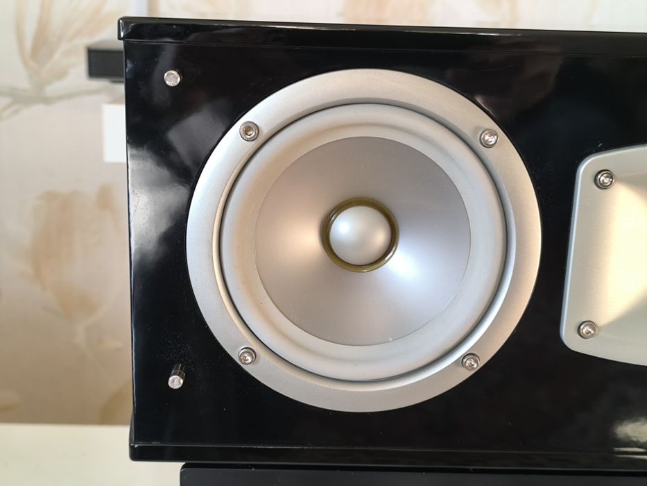 Центральный канал Yamaha NS-444