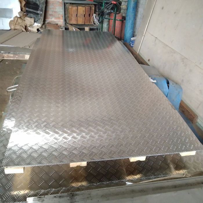 Лист алюминиевый рифленый