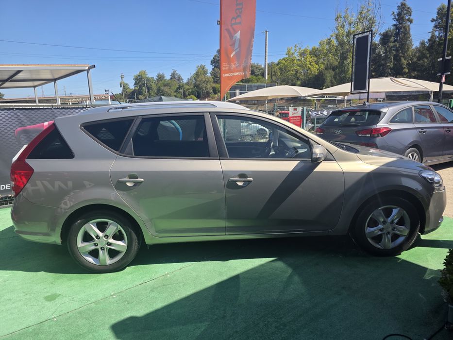 Kia ceed (muito estimáda)