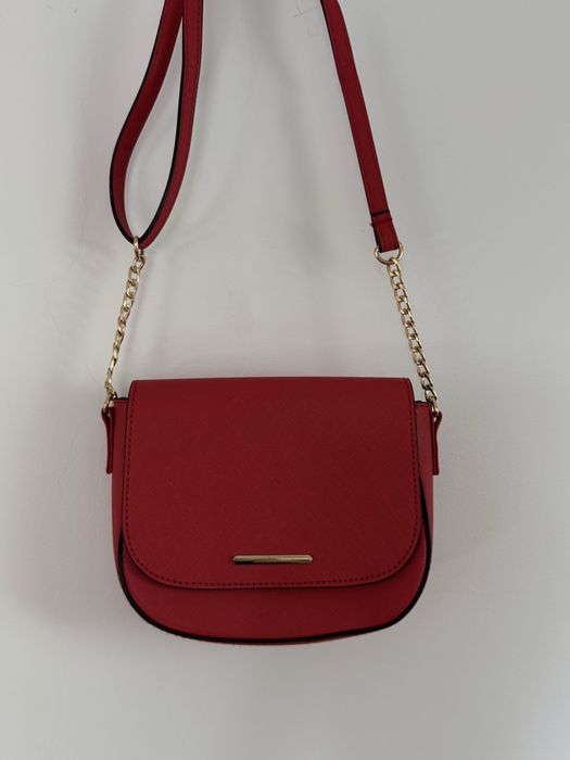 Torebka czerwona na łańcuszku