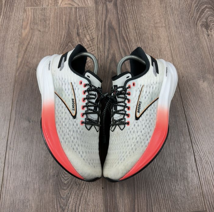 Бігові Кросівки Brooks Hyperion 40 (25.5 см)