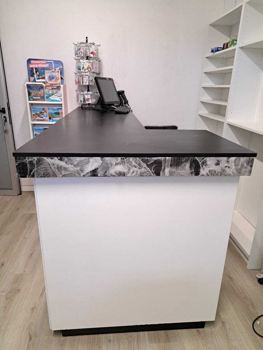 Balcão de Atendimento Profissional c/ Tampo de Vidro (Negociável)