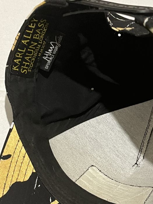 Бейсболка брендовая