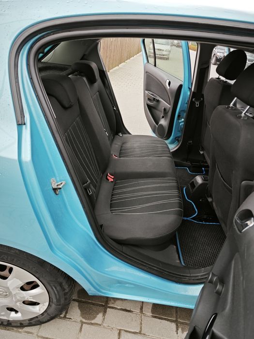 Продам Opel Corsa D 2010 року , 1.4 бензин в гарному стані,автомат , гідротрансформатор,  Продаж Опель Корса  Д