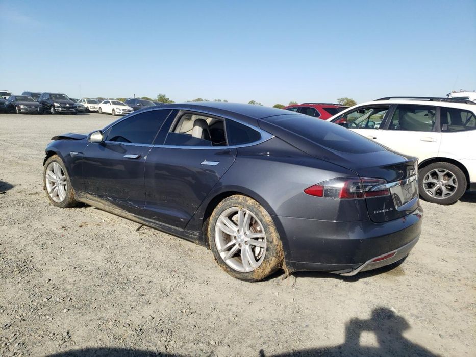 Двері Tesla S P85D pmng