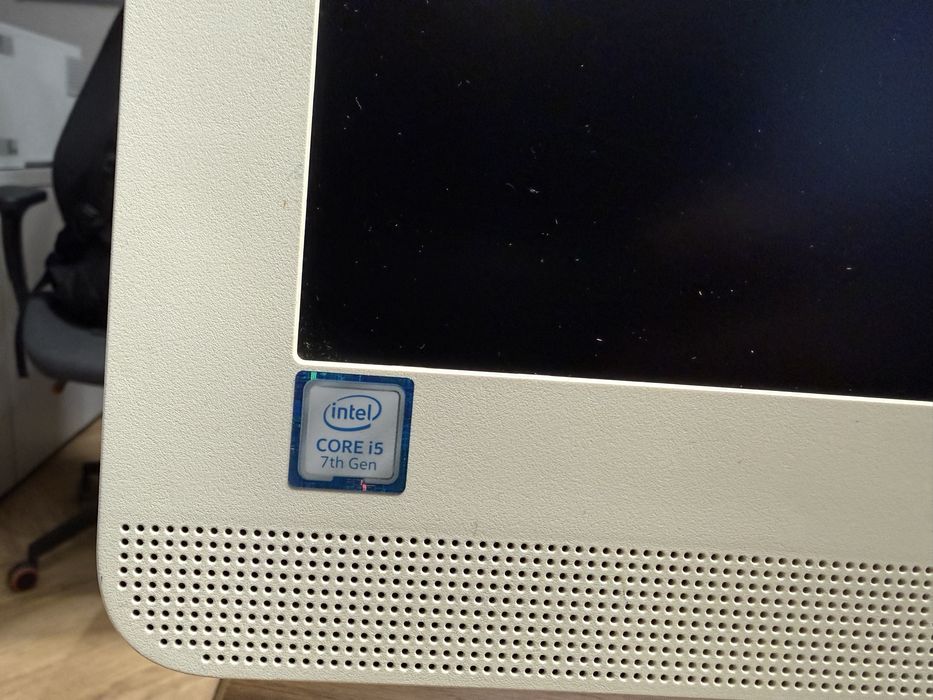 Komputer all in one HP AIO 24-E0XX