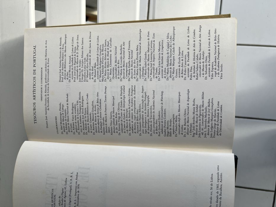 Livro Tesouros Artisticos de Portugal