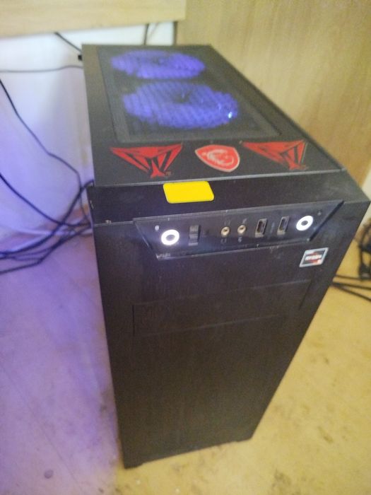 komputer pełny zestaw AMD 4