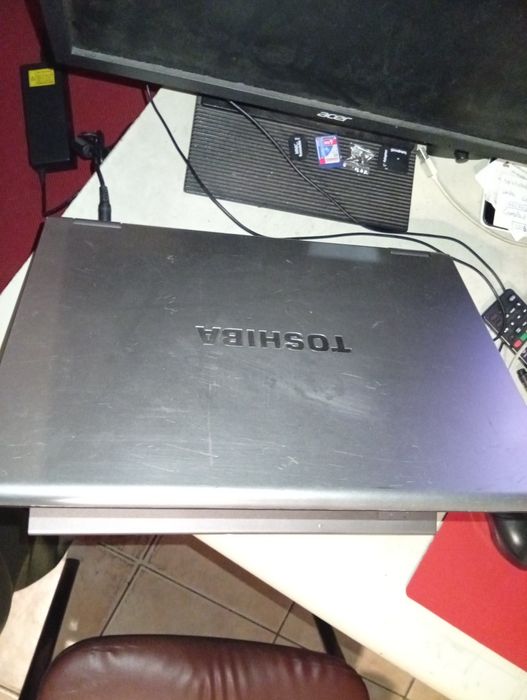 Portátil Toshiba Satélite Pro S300