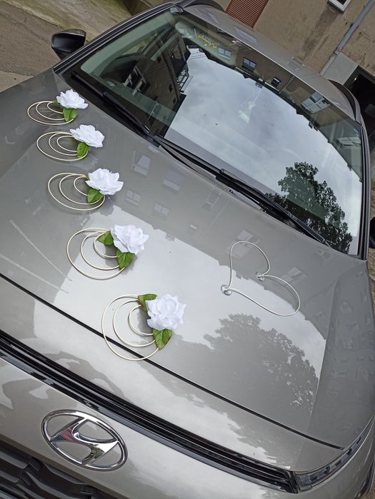 Dekoracja biała  na auto