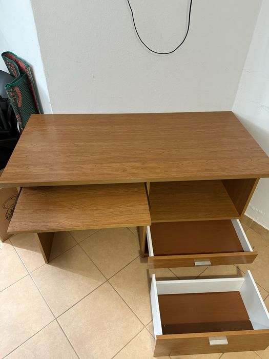 32-inch 3d Samsung LED TV & Computer Table