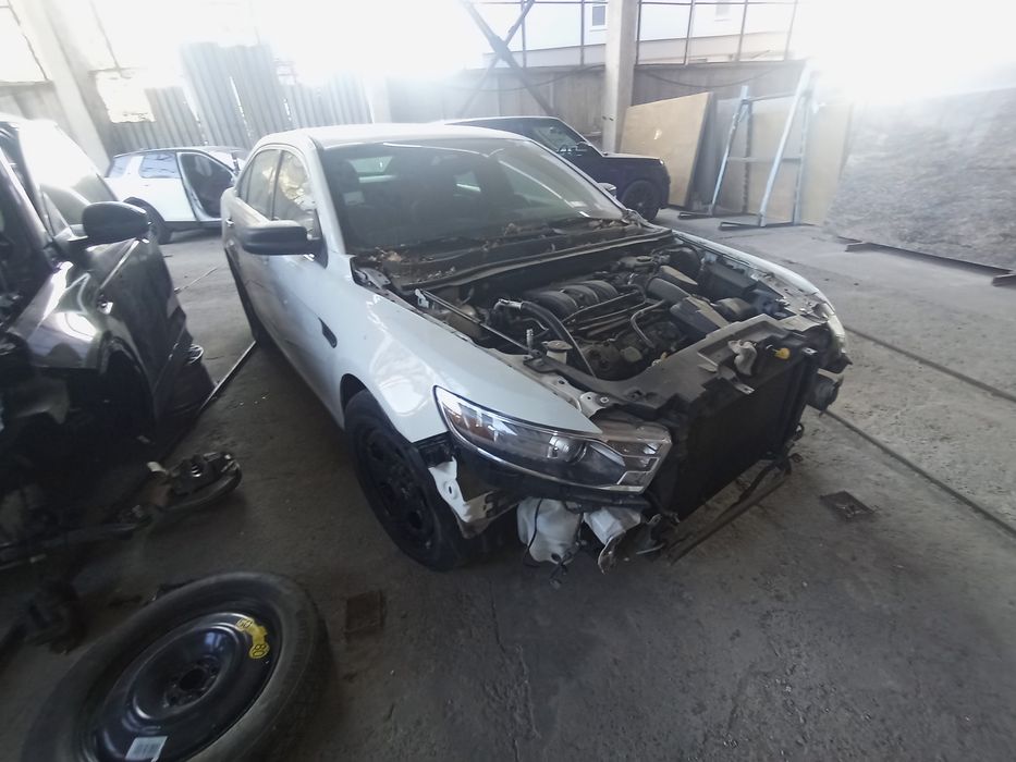 Двері Ford Taurus