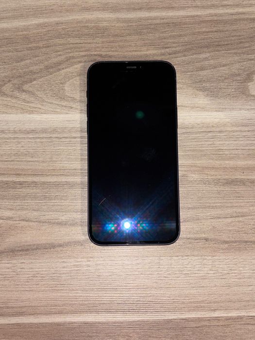 iPhone 12 bardzo dobry