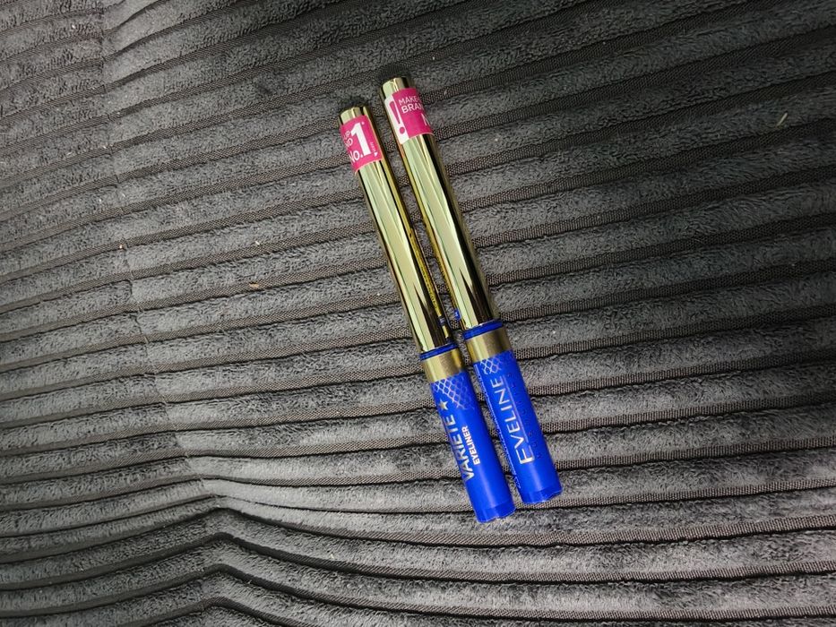 Eyeliner Eveline niebieski