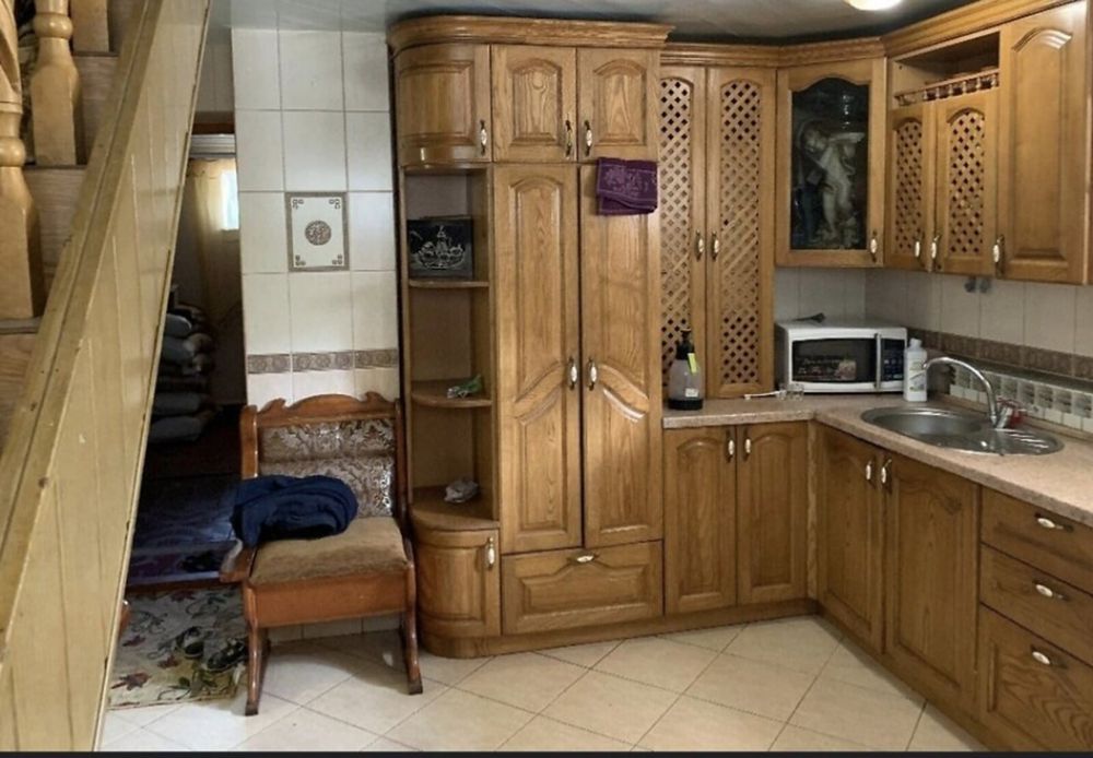 Здається чудовий 4 кімнатний Будинок на Старому Місті.