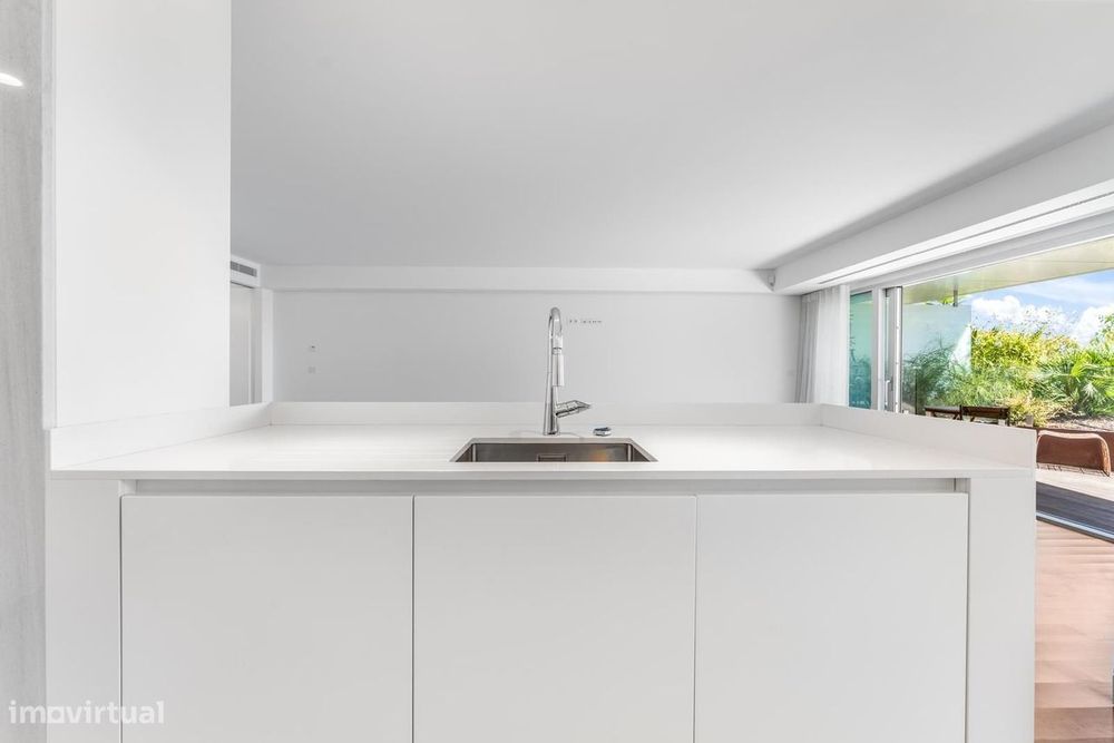Apartamento T2 com jardim, Cascais