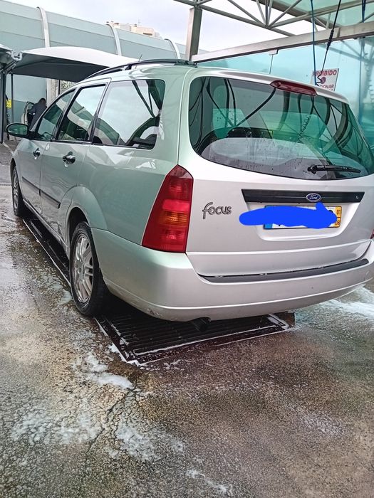 Ford Focus 2001...455108415172782082