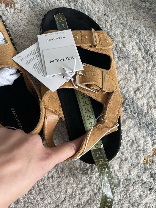 Босоніжки шкіряні сандалі для дівчинки zara reserved Нові