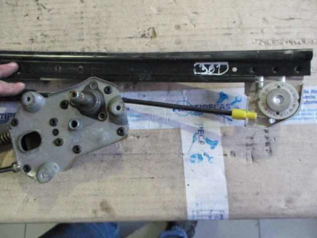 Elevador vidros trás esquerdo BMW 5 (E39)
