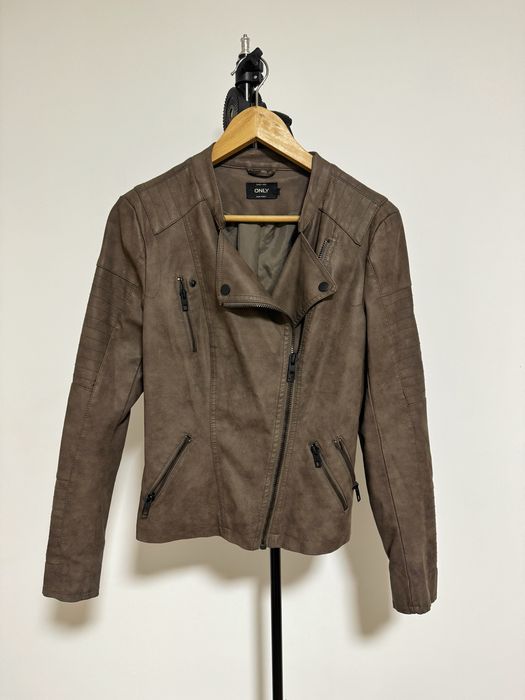 Куртка жіноча весняна